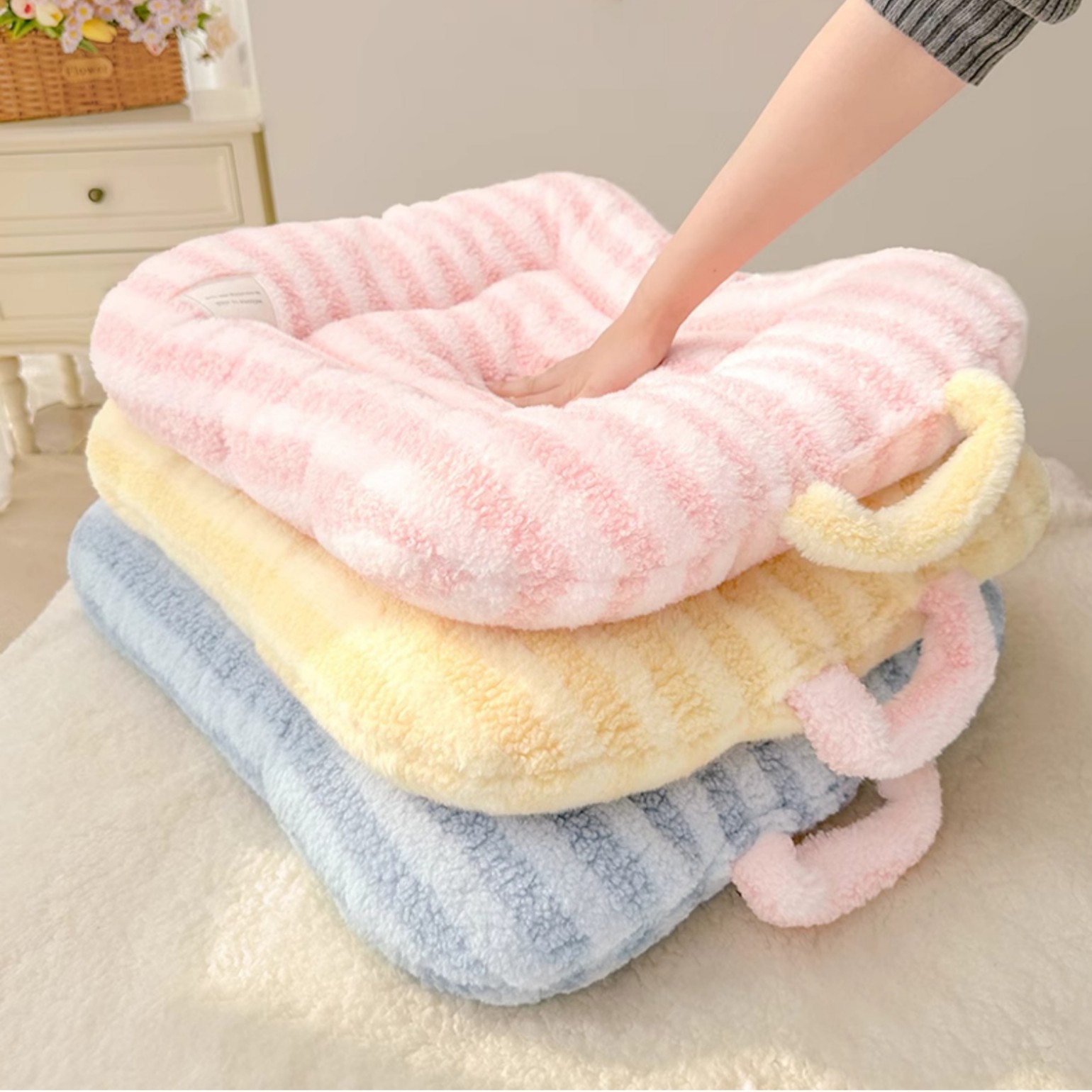 Moon Velvet Cat Bed Mat Four Seasons Universal - Image 3