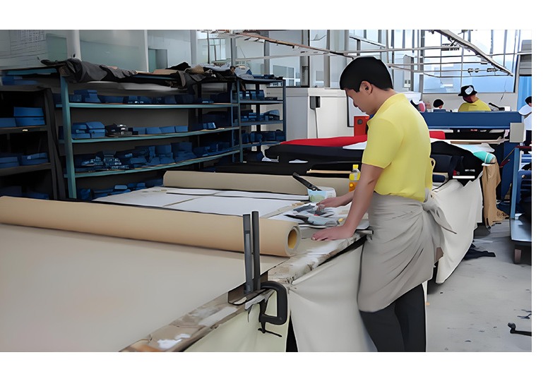 Cutting table